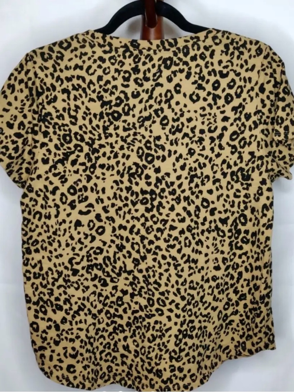 Old Navy Leopard Print V-Neck Tee - Tan and Black - Picture 2 of 3
